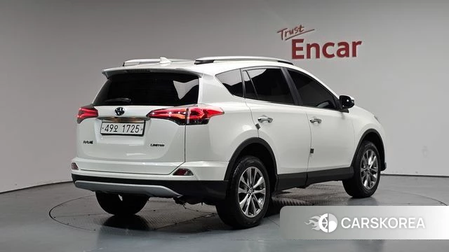 Toyota RAV4 2018 Белый из Кореи