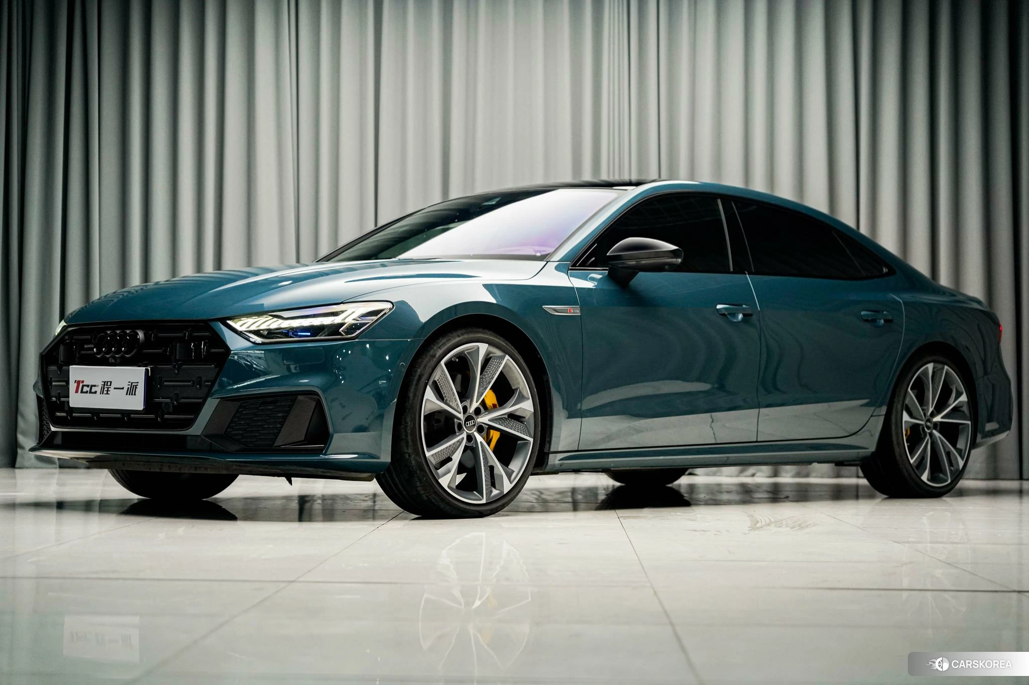 Audi A7L 2022 Синий из Китая
