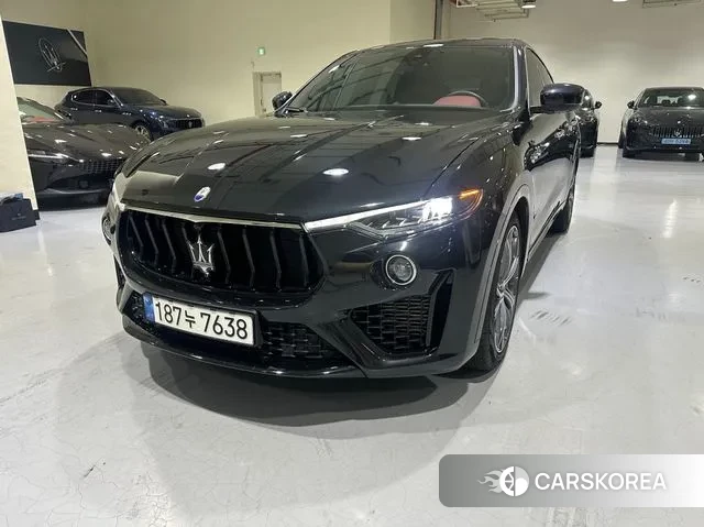 Maserati Levante 2023 Черный из Кореи