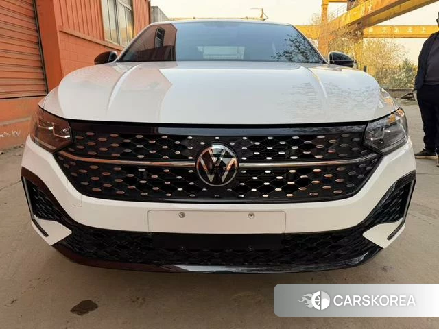 Volkswagen Lavida 2022 Белый из Китая