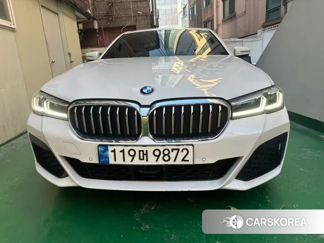 BMW 5 Series (G30) 2022 Белый из Кореи