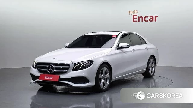 Mercedes-Benz E-Class W213 2018 Белый из Кореи