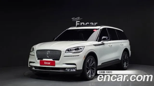 Lincoln Aviator 2nd generation 2022 Белый из Кореи