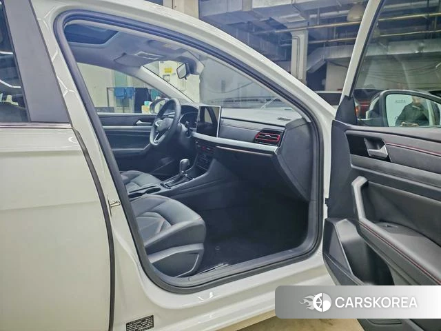 Volkswagen Lavida 2024 Белый из Китая