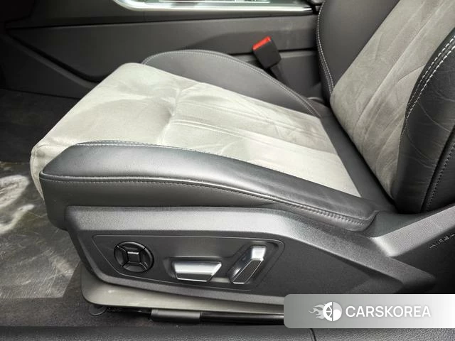 Audi A6L 2025 Черный из Китая