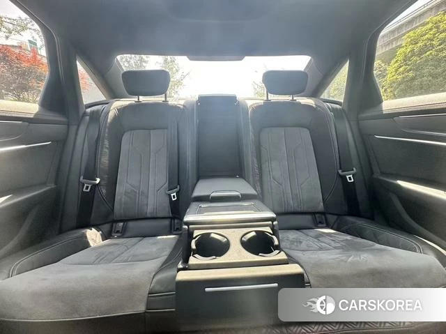 Audi A6L 2021 Черный из Китая