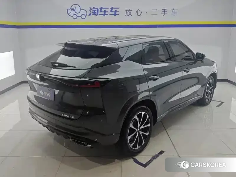 Chang'an Changan UNI-Z New Energy 2024 Черный из Китая