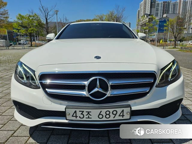 Mercedes-Benz E-Class W213 2018 Белый из Кореи