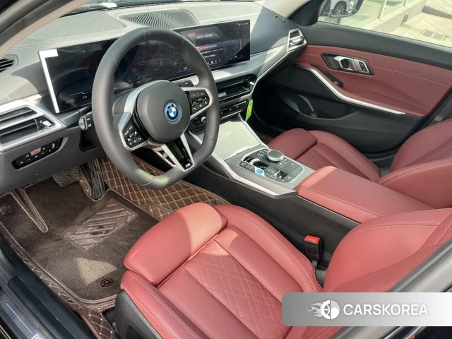 BMW i3 2025 Черный из Китая