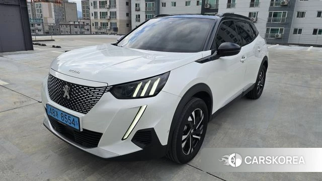Peugeot e-2008 second generation 2023 Белый двухцветный из Кореи