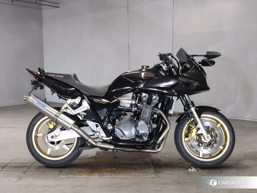 Проданный Honda CB1300SF BOLDOR 2010 из Японии