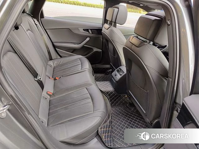 Audi A4L 2024 Темно-серый из Китая