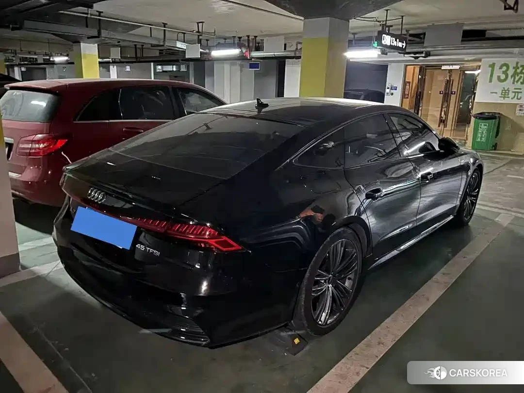 Audi A7 2023 Черный из Китая