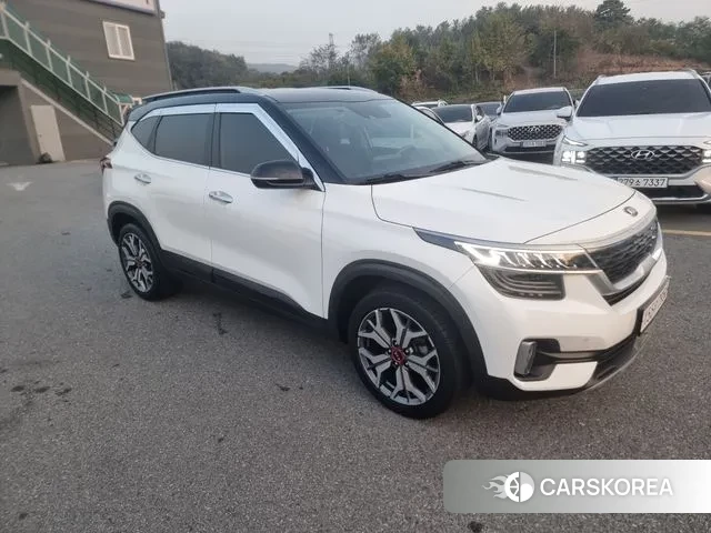 Kia Seltos 2020 Белый из Кореи