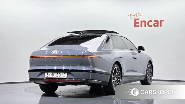 Hyundai Grandeur Hybrid (GN7) 2025 Светло-серебряный цвет из Кореи