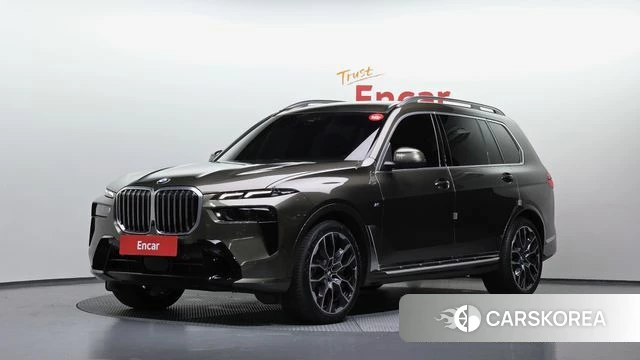 BMW X7 (G07) 2023 Песочный из Кореи