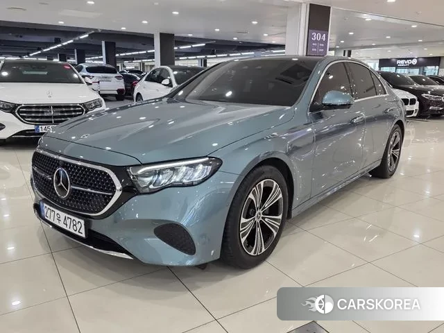 Mercedes-Benz E-Class W214 2025 Синий нефрит из Кореи