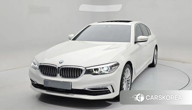 BMW 5 Series (G30) 2019 Белый из Кореи