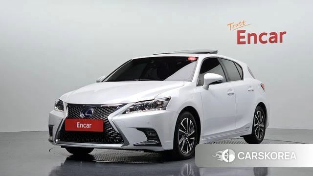 Lexus CT200h 2018 Белый из Кореи