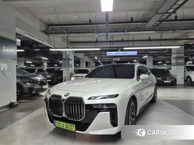 BMW 7 Series (G70) 2024 Белый из Кореи