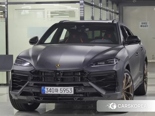 Lamborghini Urus 2025 Черный из Кореи