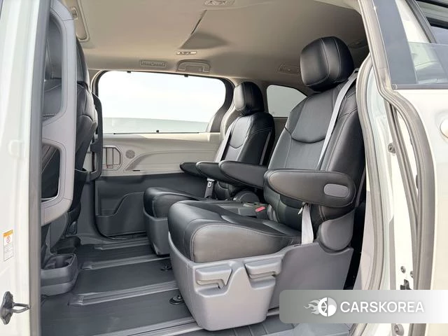 Toyota Saina 2024 Белый из Китая