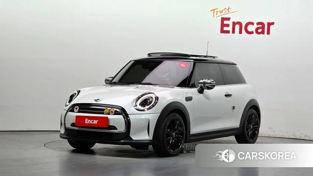 Mini Cooper 2023 Белый из Кореи