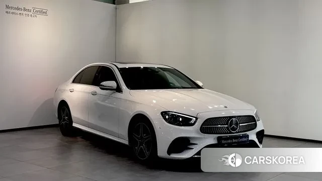 Mercedes-Benz E-Class W213 2023 Белый из Кореи