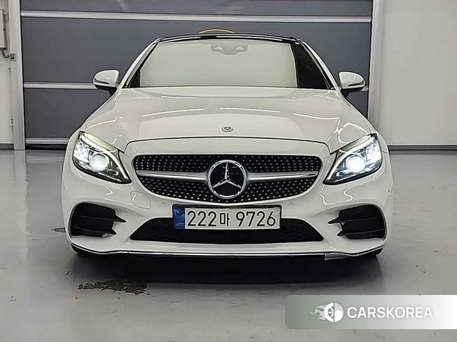 Mercedes-Benz C-Class W205 2021 Белый из Кореи