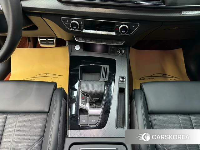 Audi Q5L 2024 Черный из Китая