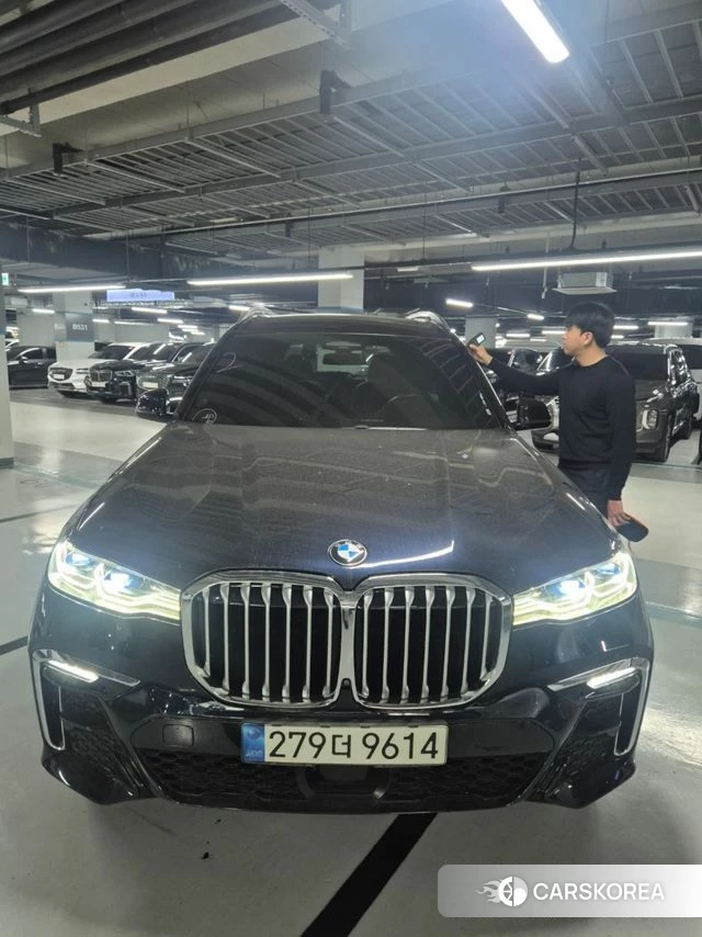 BMW X7 (G07) 2021 Черный из Кореи