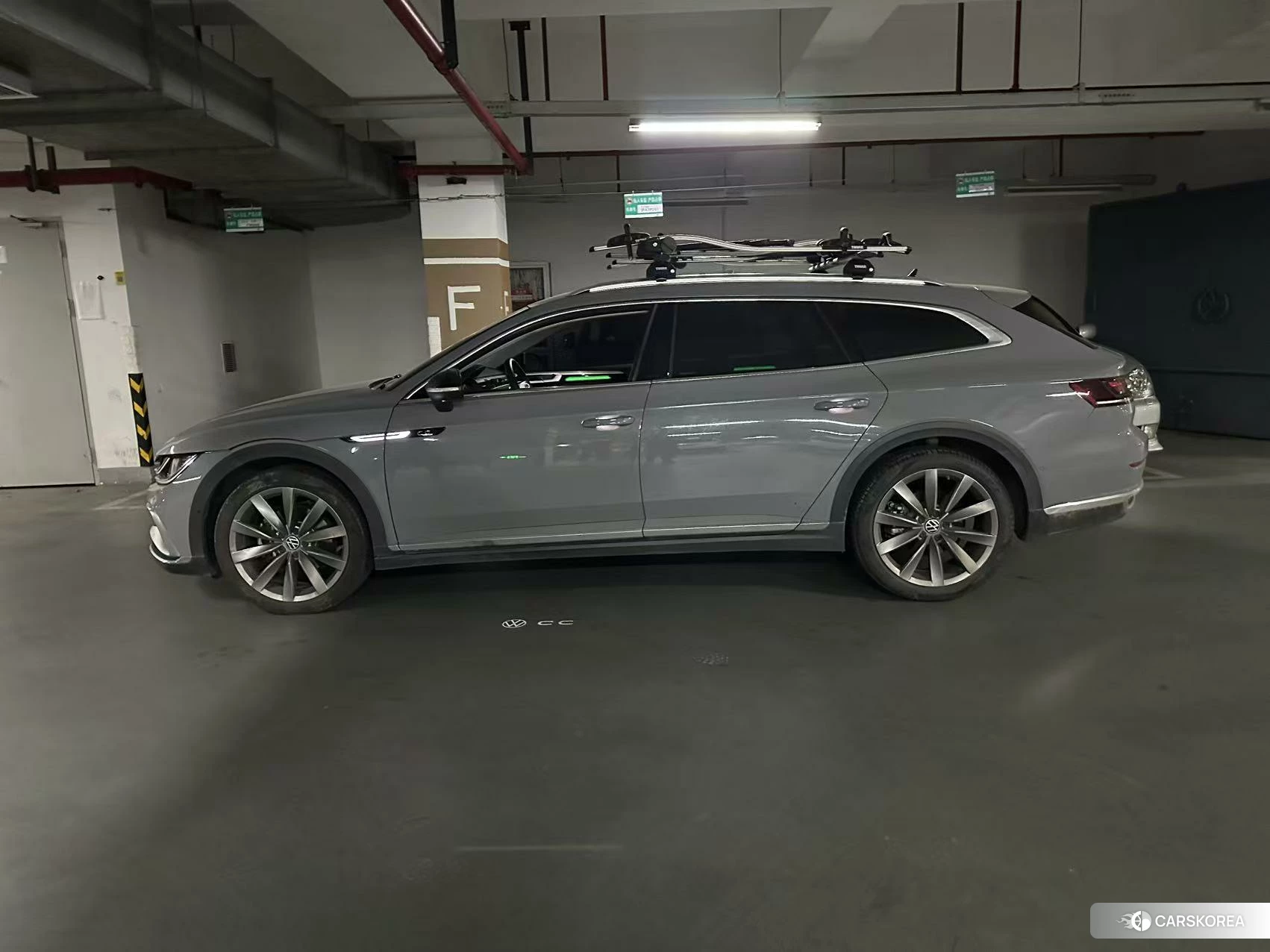 Volkswagen CC 2022 Темно-серый из Китая