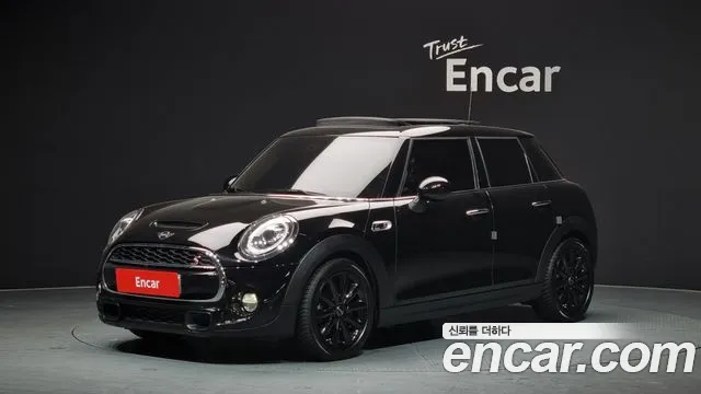Mini Cooper 2018 Черный из Кореи