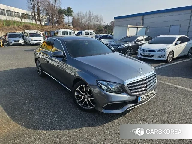 Mercedes-Benz E-Class W213 2018 Серый из Кореи