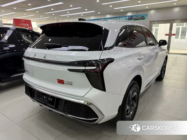 Red flag HS3 2024 Белый из Китая