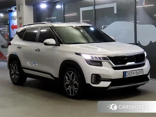 Kia Seltos 2022 Белый из Кореи
