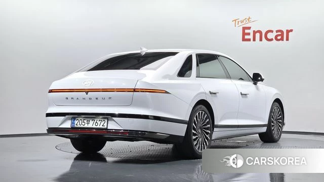 Hyundai Grandeur Hybrid (GN7) 2023 Белый из Кореи