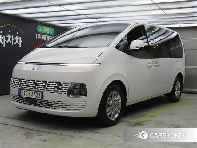 Hyundai Staria 2023 Белый из Кореи