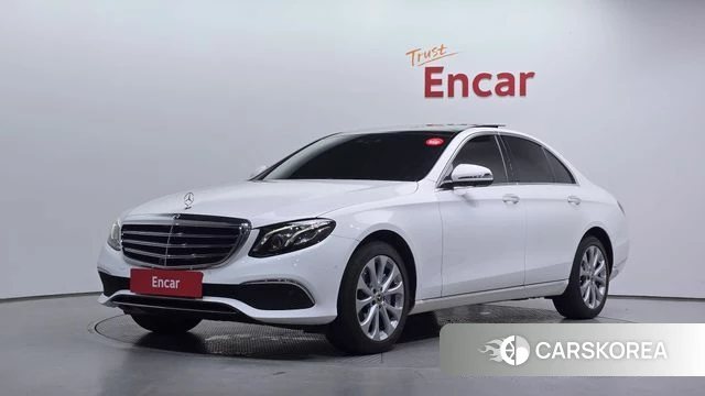 Mercedes-Benz E-Class W213 2019 Белый из Кореи