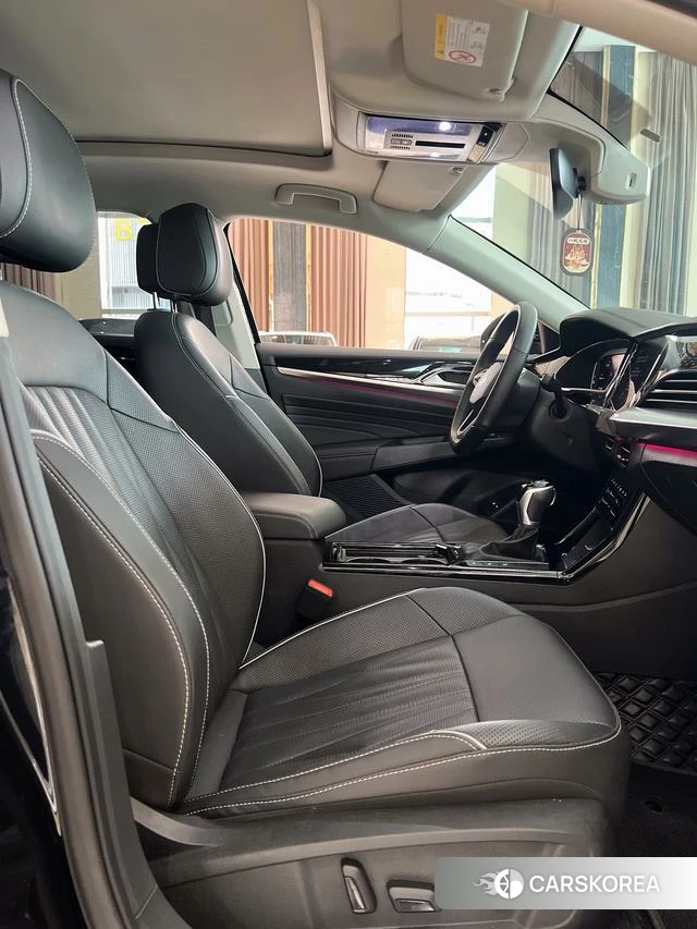 Volkswagen Passat PHEV 2023 Черный из Китая