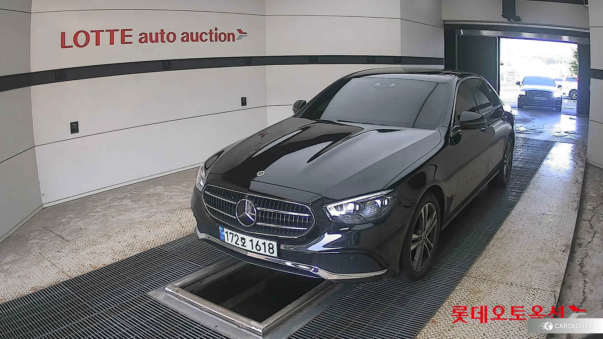 Mercedes-Benz Mercedes-Benz E350 4MATIC 2022 197-OBSIDIAN BLACK (BENZ) из Кореи