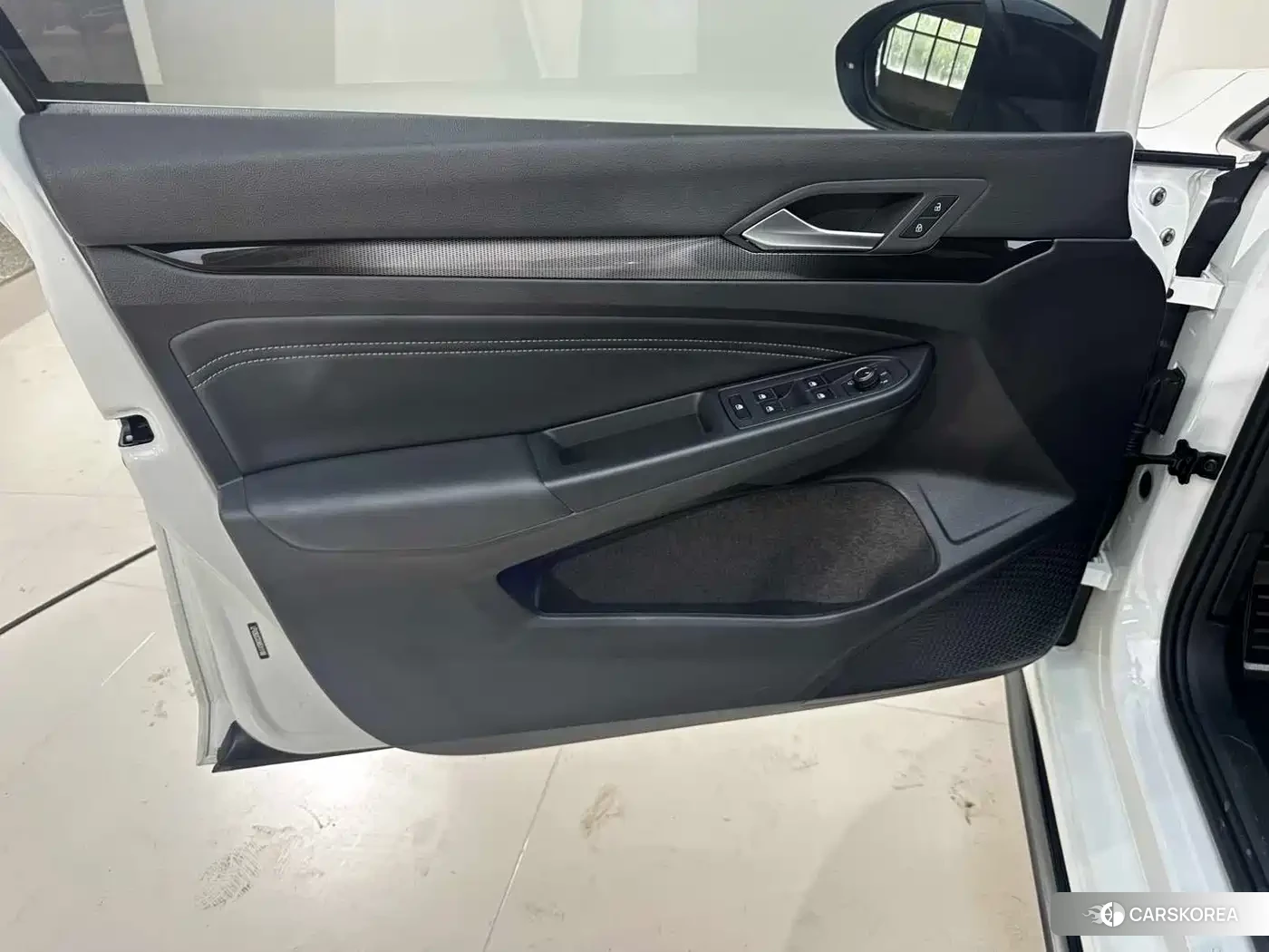 Volkswagen Golf 2022 Белый из Китая