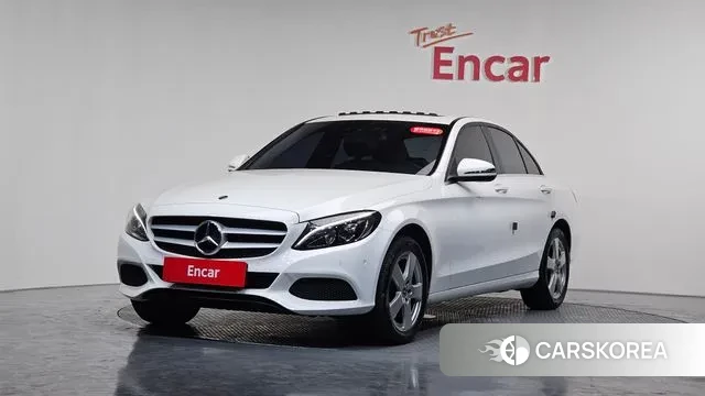 Mercedes-Benz C-Class W205 2018 Белый из Кореи