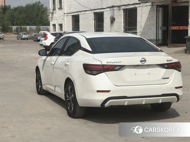 Nissan Xuan Yi 2021 Белый из Китая
