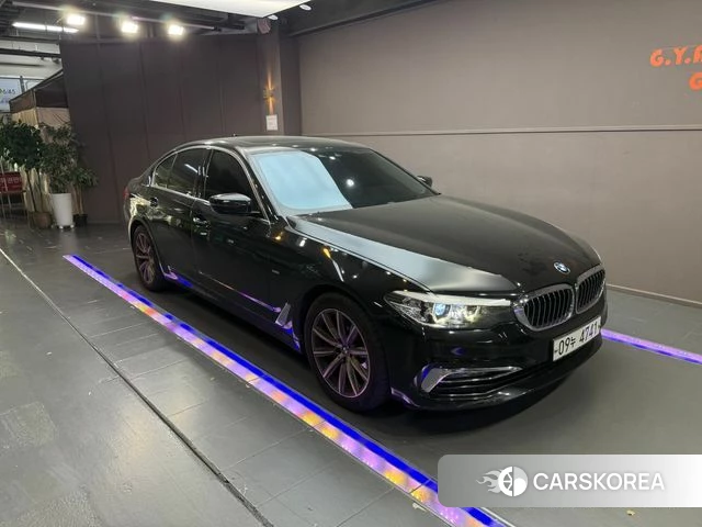 BMW 5 Series (G30) 2018 Черный из Кореи