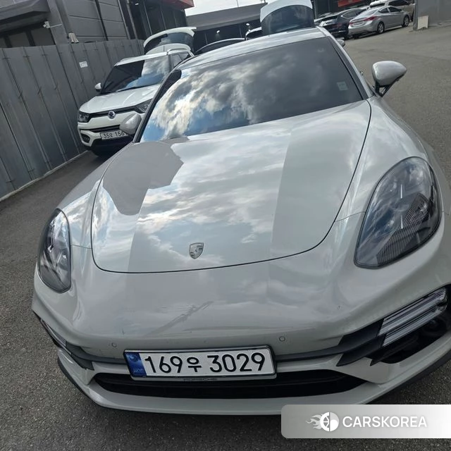 Porsche Panamera (971) 2023 Серебристо-серый из Кореи