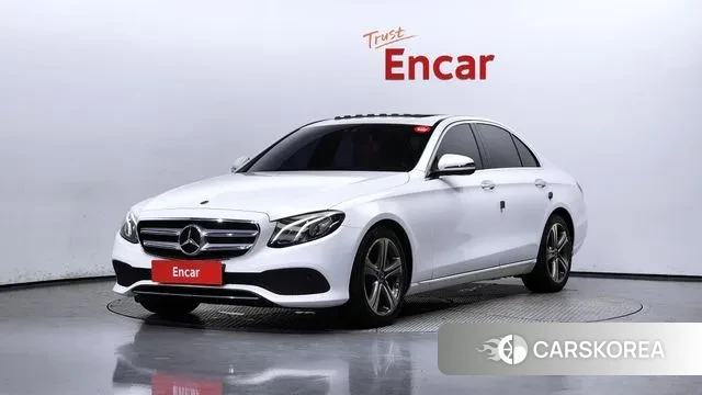 Mercedes-Benz E-Class W213 2019 Белый из Кореи