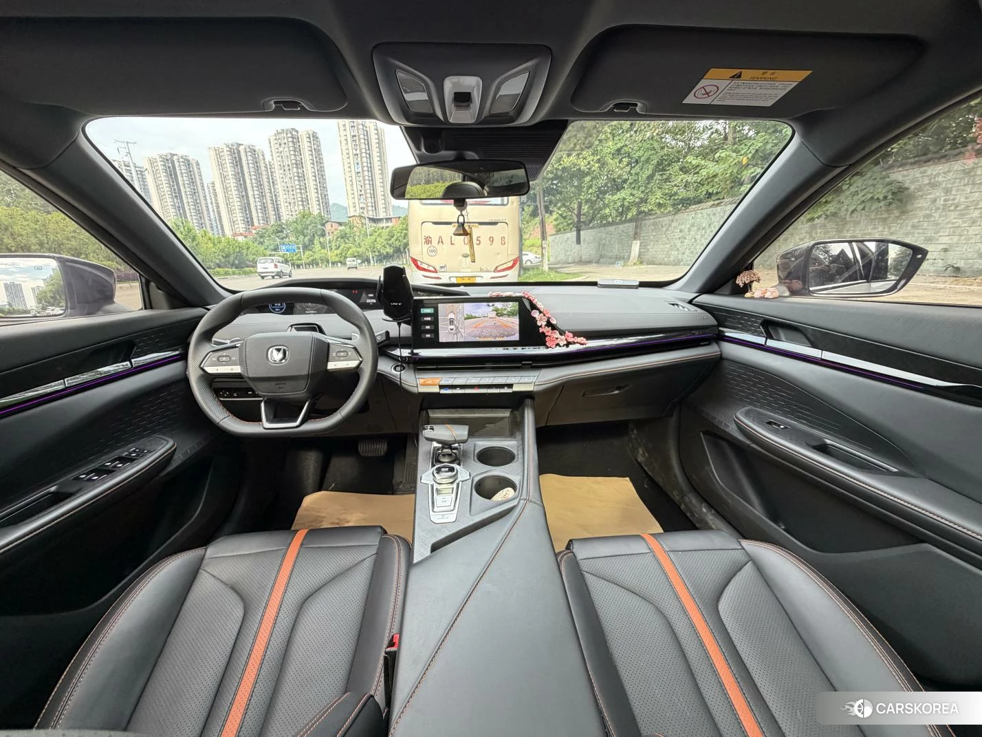 Chang'an UNI-V 2024 Серебристо-серый из Китая