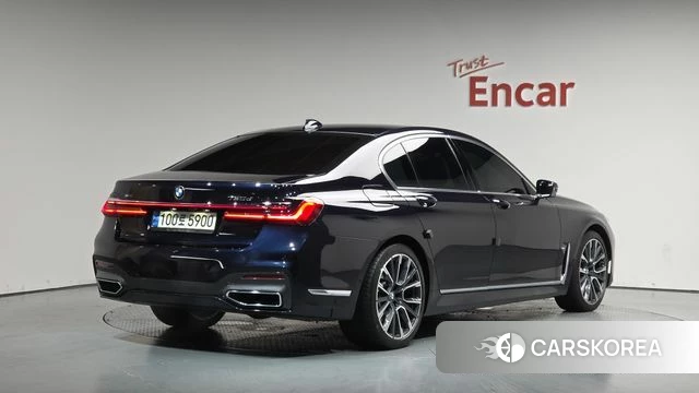 BMW 7 Series (G11) 2021 Черный из Кореи