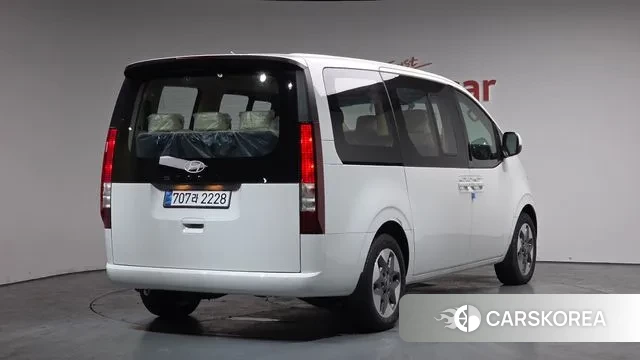 Hyundai Staria 2025 Белый из Кореи